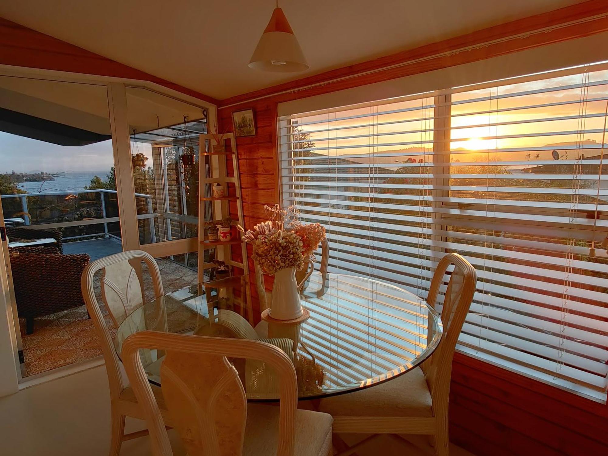 Delight In Birch-Lake View Holiday Home Taupo Exterior foto